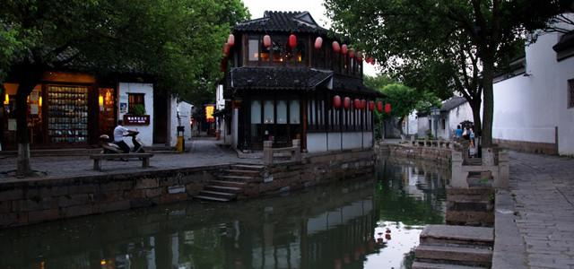 “新春杯”气排球比赛开赛