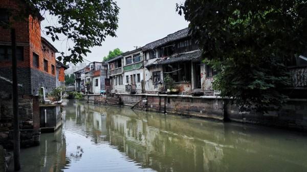“康养胜地、人文兴义”视觉印象图片展暨2024年新春民族文化节开幕